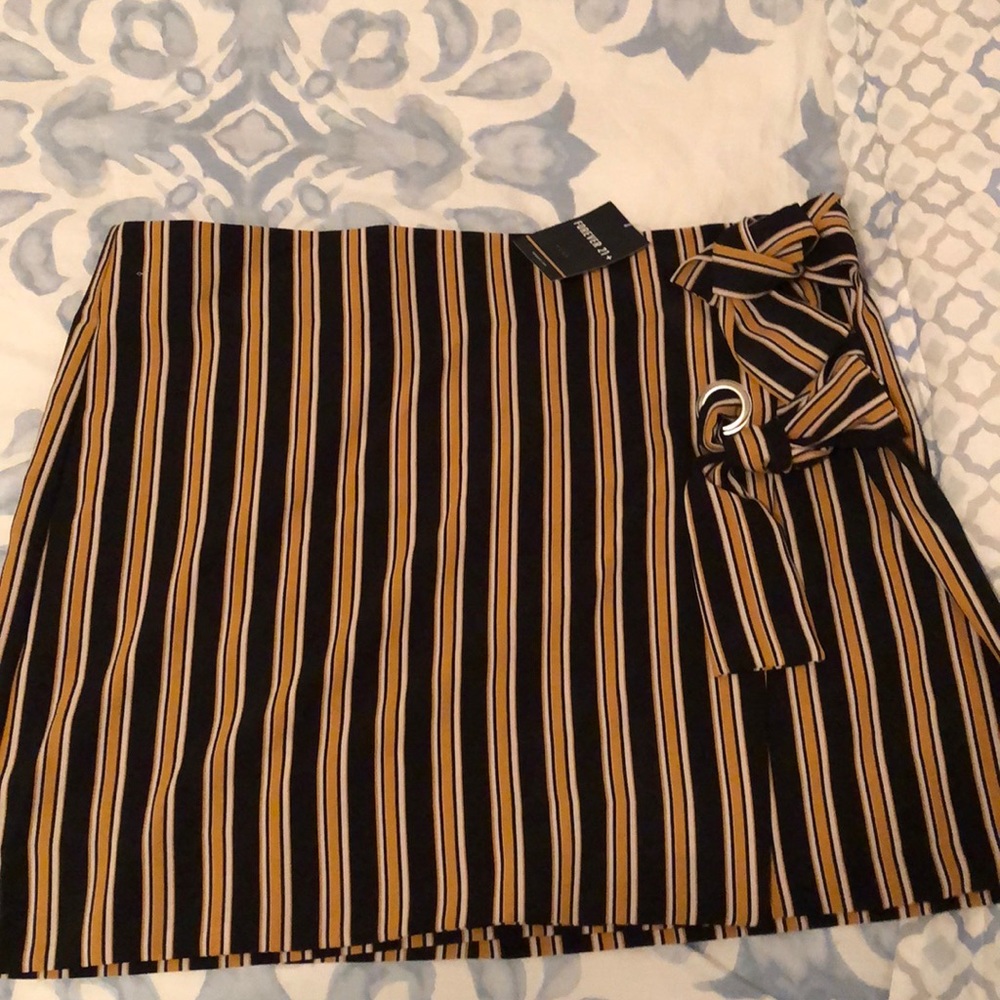 Forever 21 faux wrap skirt NWT 2X
